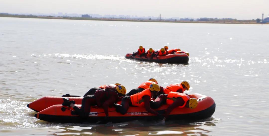 To strengthen the core capability of water rescue through training